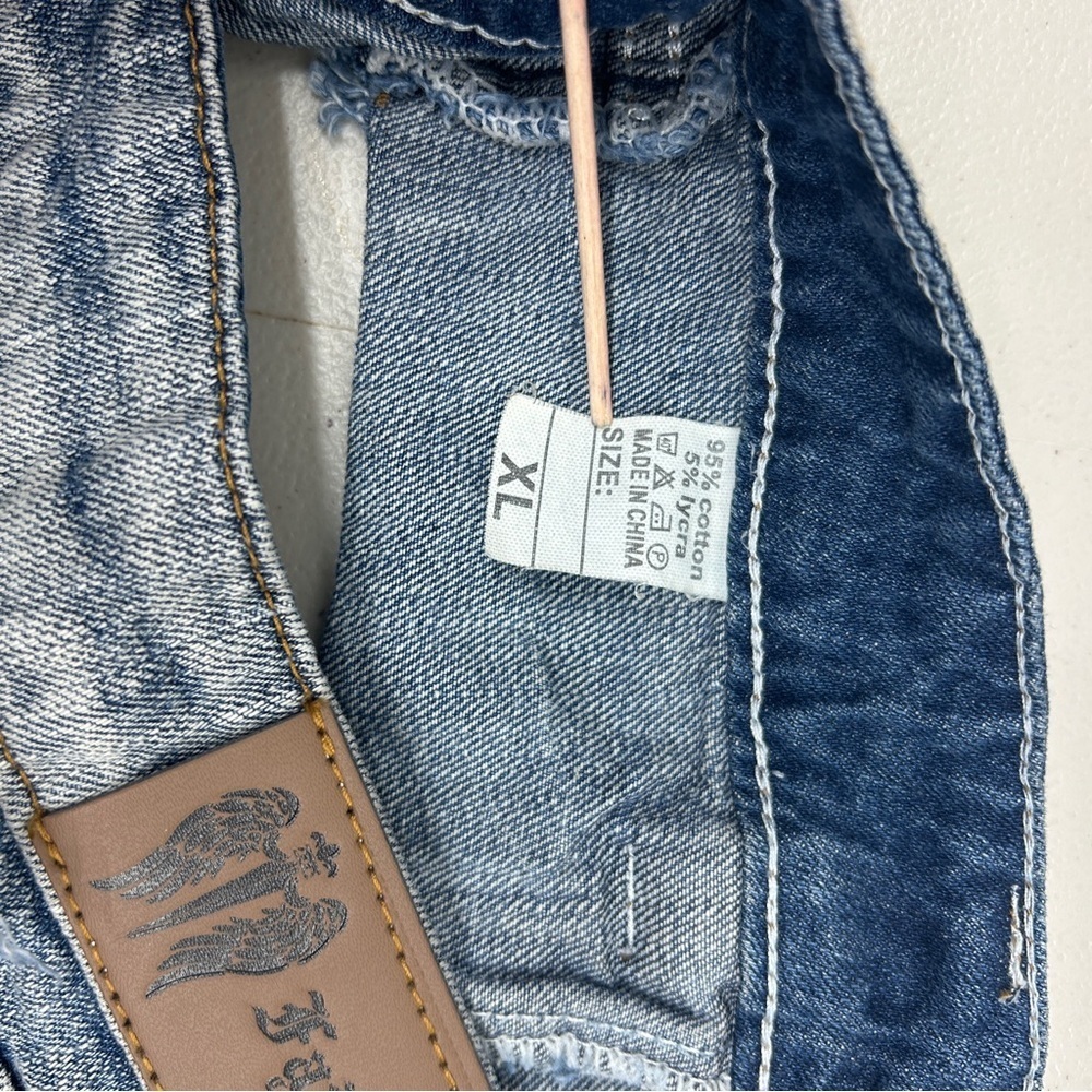 Faith Frayed Denim Shorts size XL - Picture 4 of 4